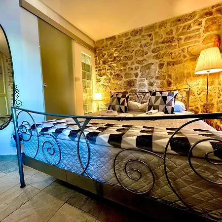 Gostinjska kuća City 4*