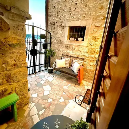 City Vendégház 4*