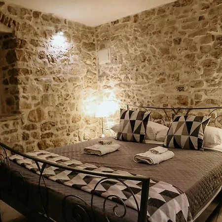 Gostinjska kuća City 4*