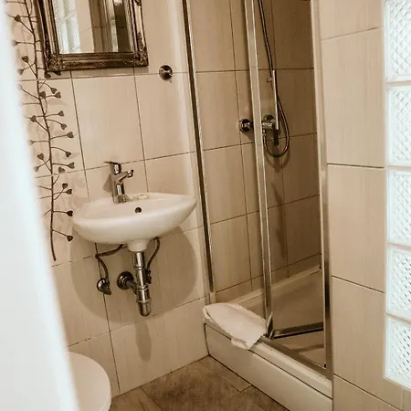Gostinjska kuća City 4*